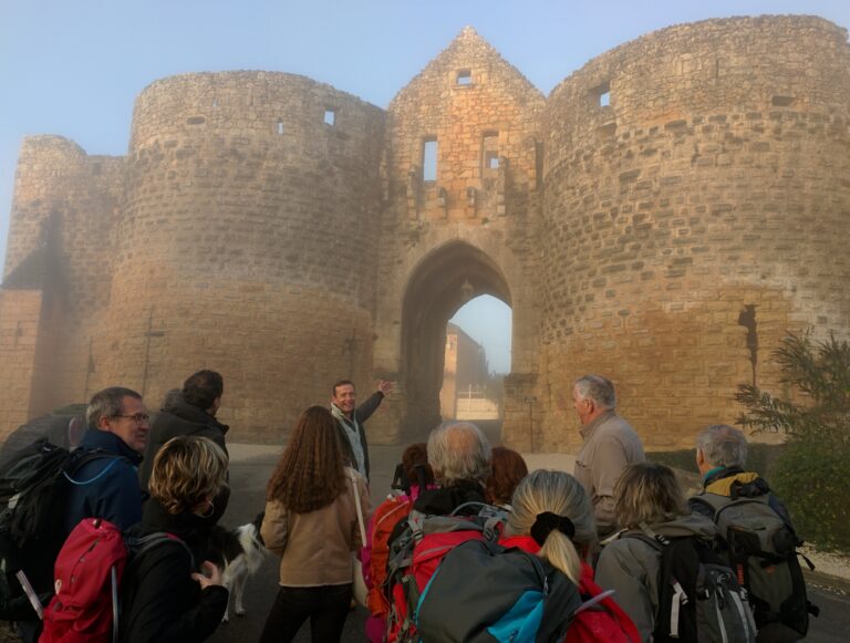 Visite guidée de la bastide Royale de Domme, à la fameuse Porte des Tours