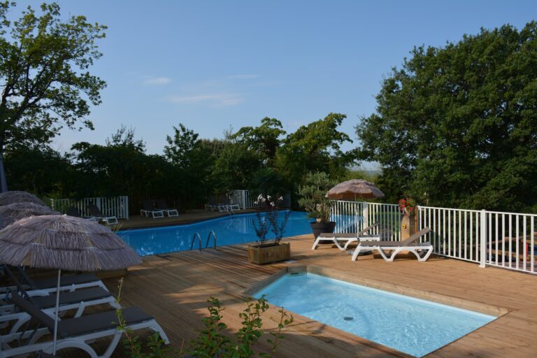 La piscine et la pataugeoire, un espace pour chaque âge de vos enfants