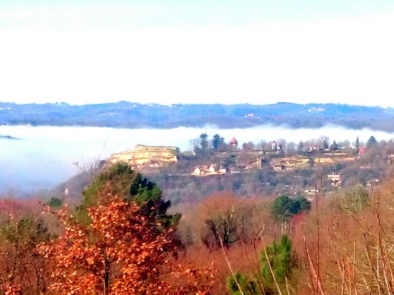 La Bastide Royale de Domme vue depuis la terrasse panoramique des Ventoulines