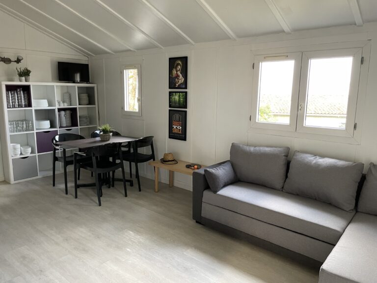 Salon dans le gite de groupe en gestion libre