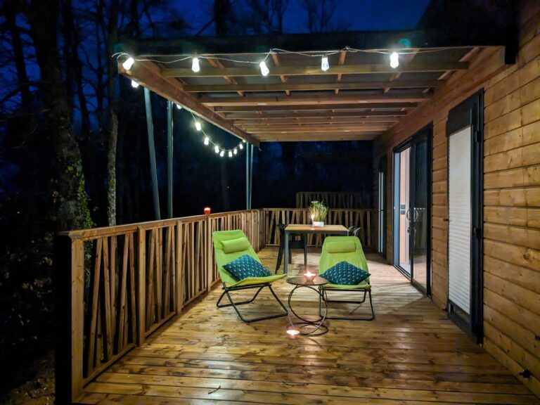 Terrasse la nuit chalet confort