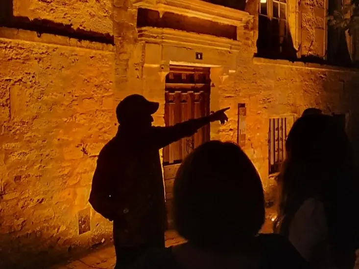 Visite guidée nocturne de Sarlat pour un groupe